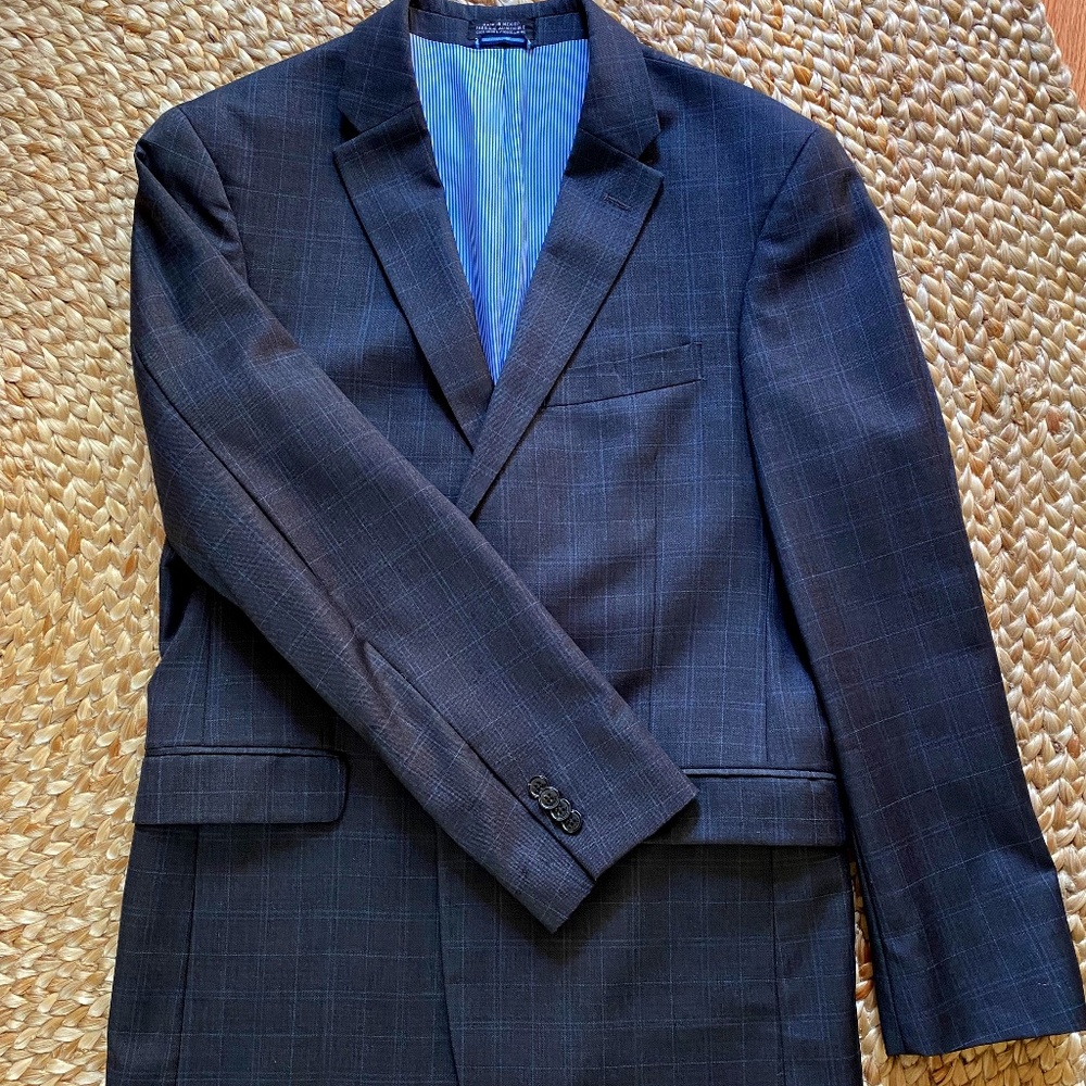 Tommy Hilfiger Men’s Dress Suit